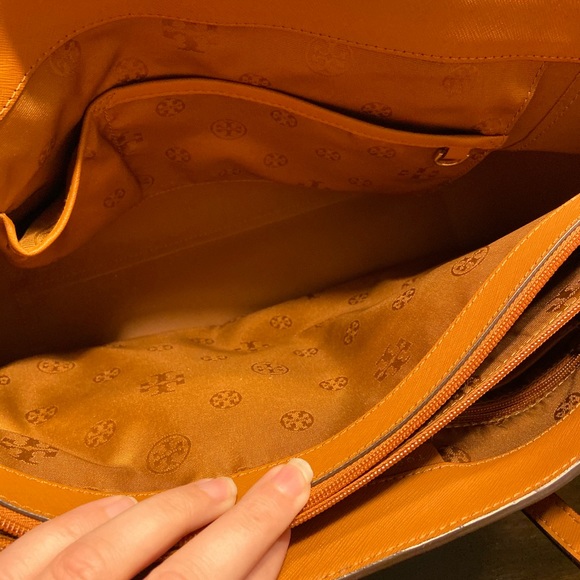 Tory Burch brown purse - Picture 4 of 7
